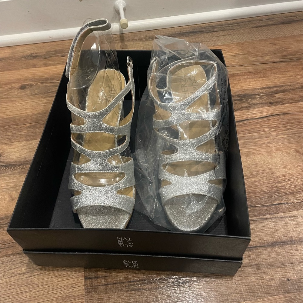 Naturalizer Dianna Silver Glitter Heels NEW IN BOX⭐️🏷️